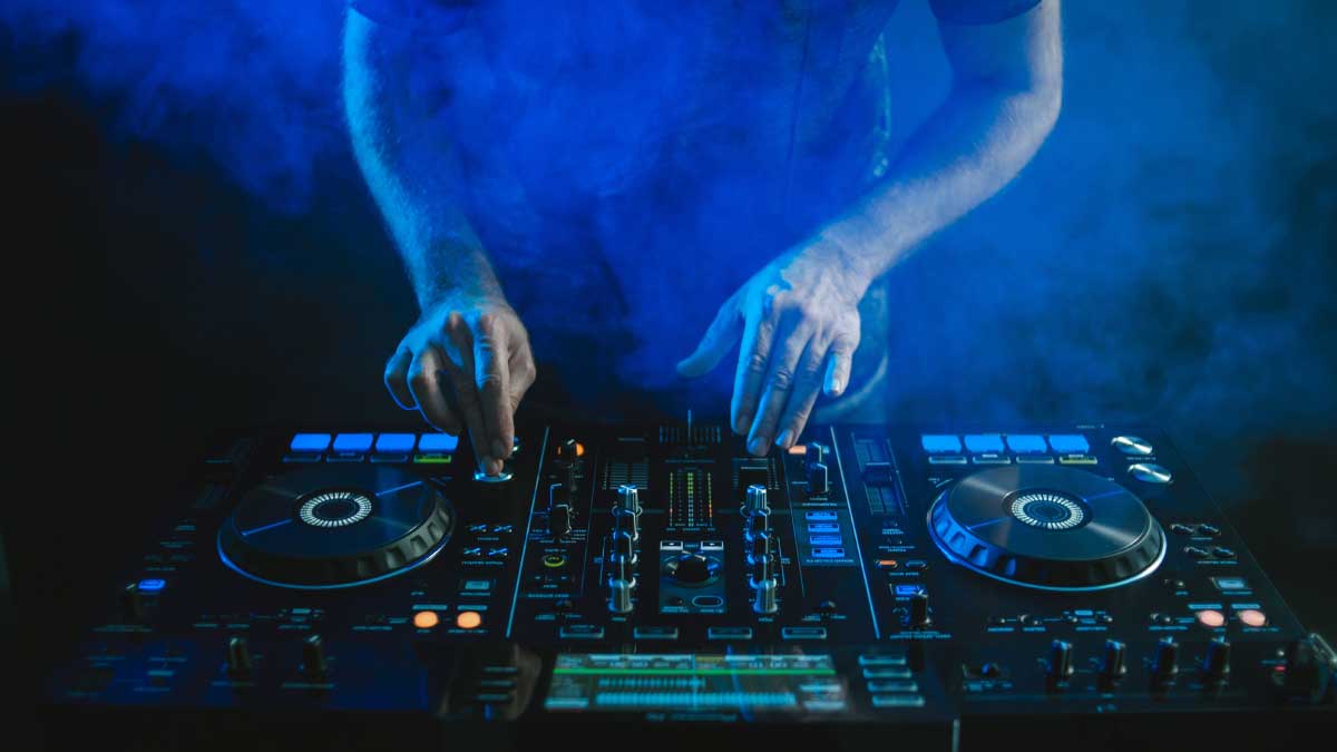 DJ Performance